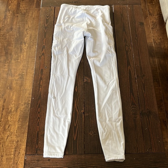 Swift Speed High Rise Lululemon Legging. White. Size 4. - Picture 3 of 5